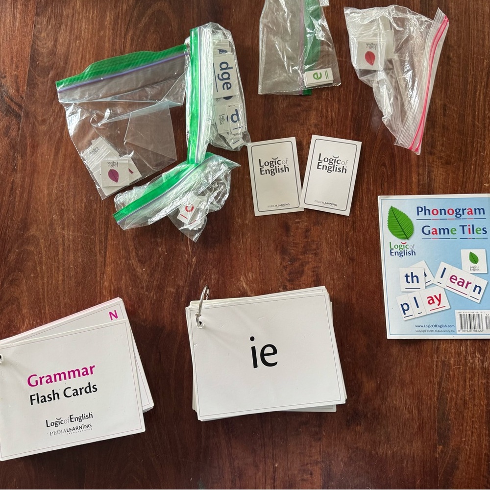 Logic of English Basic Phonogram, Grammar Flash Cards & Phonogram Game